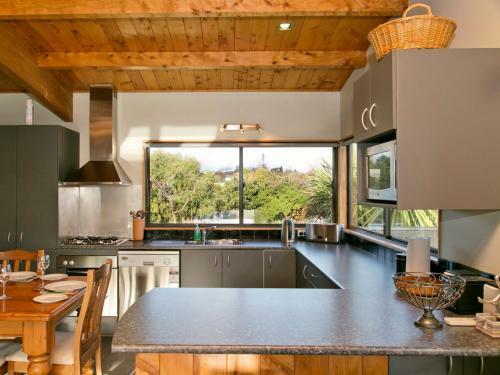 Whakaipo Views - Taupo Holiday Home