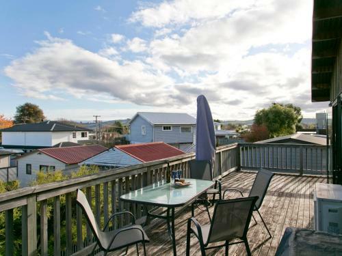 Whakaipo Views - Taupo Holiday Home