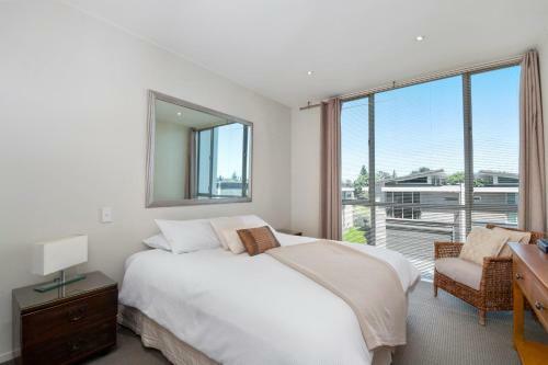 Marinaside Villa - Taupo Holiday Apartment