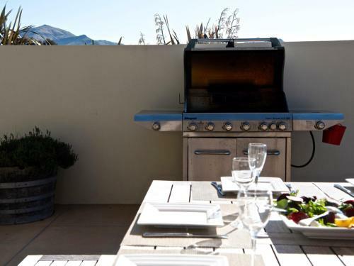 Kotare Point Paradise - Akaroa Holiday Home