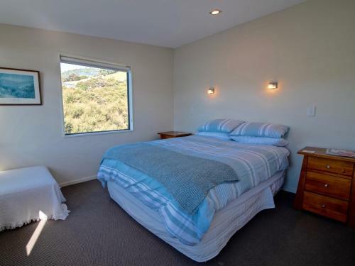 Kotare Point Paradise - Akaroa Holiday Home