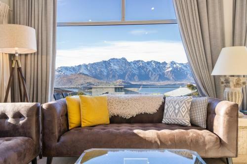 Alpine Home With Amazing Mountain & Lake Views