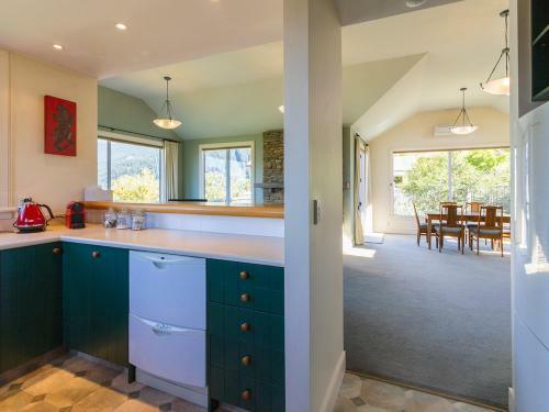 Queenstown Views - Queenstown Holiday Home