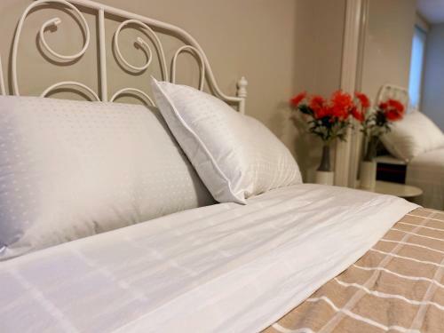Villa With Amazing Garden And Comfortable Rooms