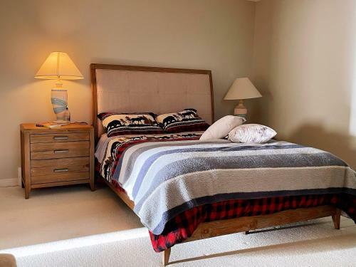 Villa With Amazing Garden And Comfortable Rooms