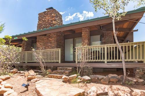 Glass House Elk Rim Pine Cabin
