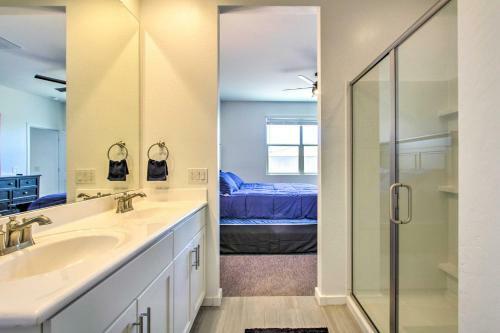 Modern Retreat About 21 Mi To State Farm Stadium!