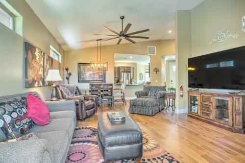 Williams Home With Patio, Gas Grill And Fire Pit!