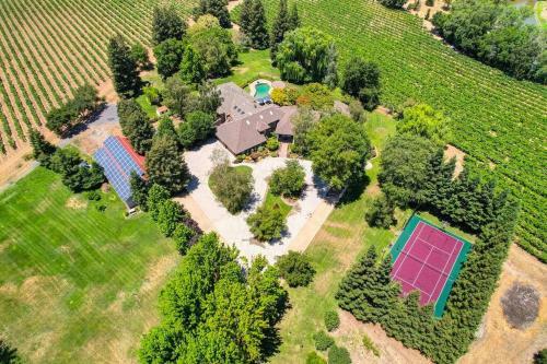 Provence Estate Nestled Along Lodi Wine Trails