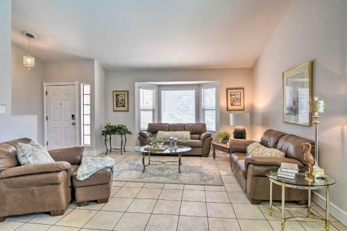 Sun-lit Tucson Digs With Private Pool And Patio!