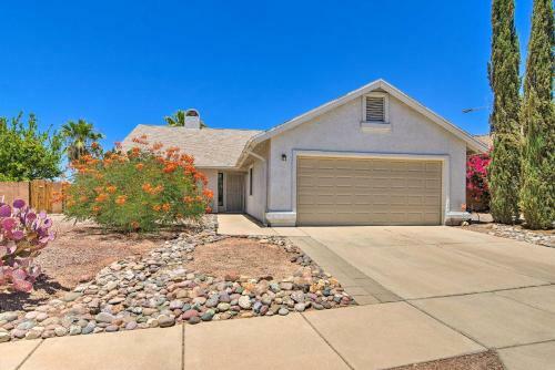 Sun-lit Tucson Digs With Private Pool And Patio!