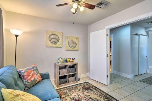 Sun-lit Tucson Digs With Private Pool And Patio!