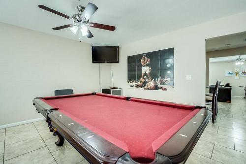 6beds! Putting Green! O.t. Scottsdale Bachelor(ette) Pad