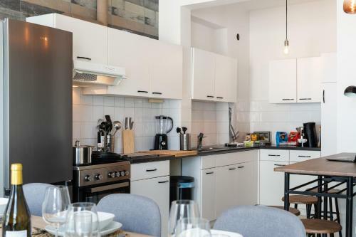 Apartamento Shs Homes, 3 Bedroom, Kitchen, Wifi, Workspace, Coffee, Central