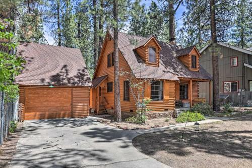 Big Bear Lake Cabin With Grill, 4 Mi To Slopes!