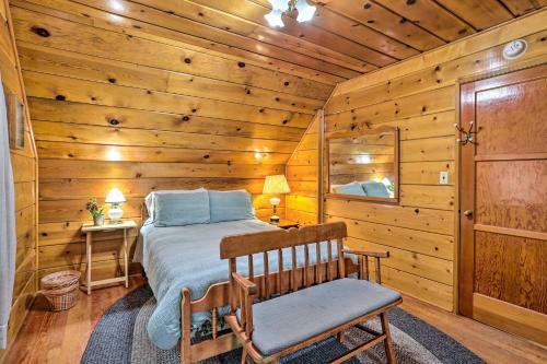 Big Bear Lake Cabin With Grill, 4 Mi To Slopes!