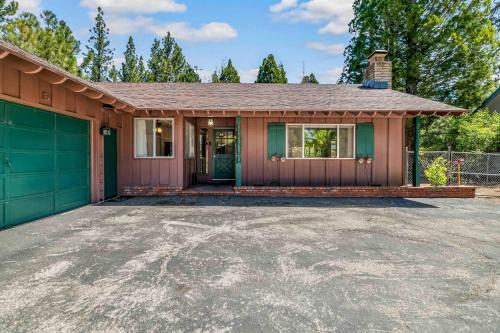 Lakeview Cozy Retreat