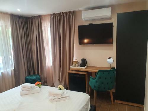 Hotel Kamelia Guest Rooms