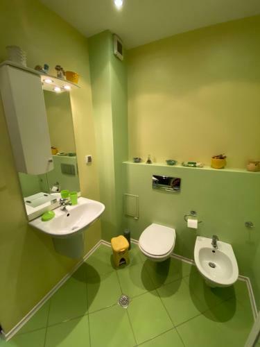 Modern & Central 1br Apartment With Lovely Terrace