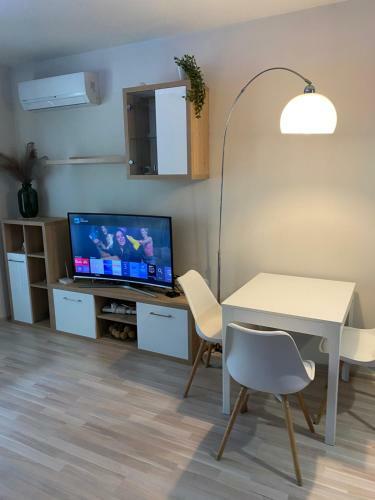 Modern & Central 1br Apartment With Lovely Terrace