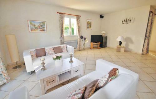 Holiday Home Chemin Du Tuff