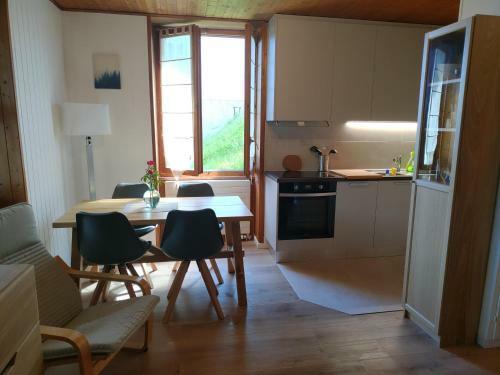 Apartamento Studio Au Calme, Vue Imprenable Sur La Vall�e