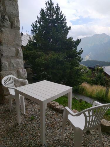 Apartamento Studio Au Calme, Vue Imprenable Sur La Vall�e