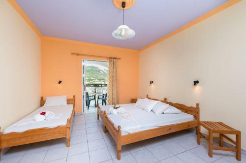 Hostal Athina Apartments