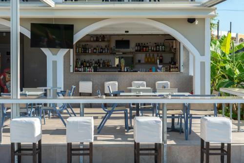 Hostal Athina Apartments