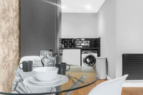 Pluxa Jasper Brand New Apartment In Redditch With Carpark