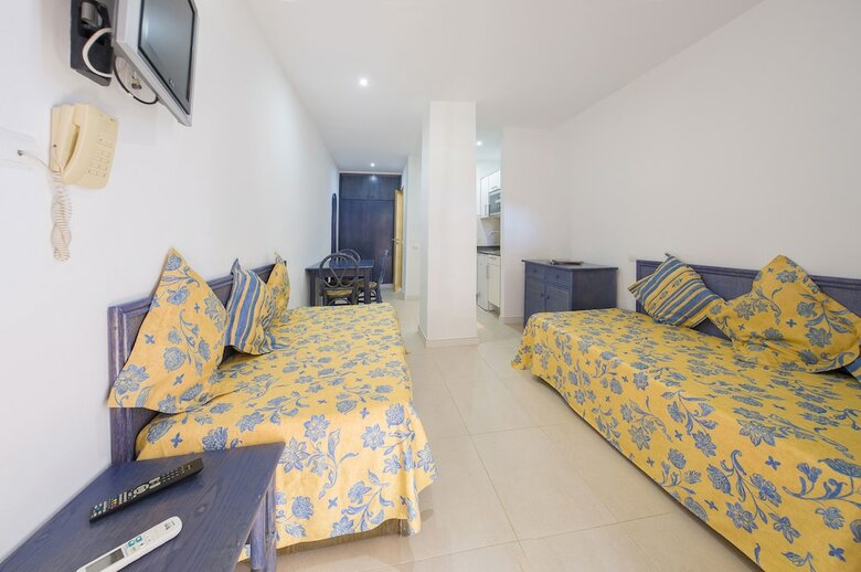 Apartamentos Playa Bella