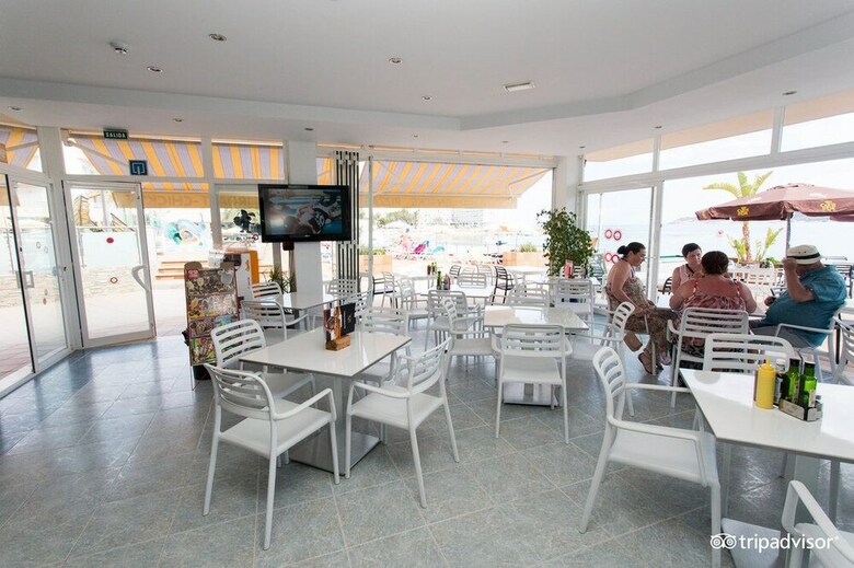 Apartamentos Playa Bella