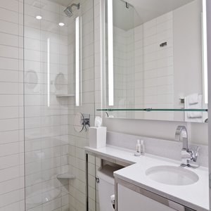 Hotel Beverly Garland Holiday Inn Un