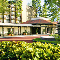 Hotel Beverly Garland Holiday Inn Un