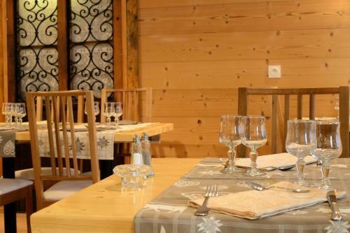 Chalet Et Hotel La Tarine