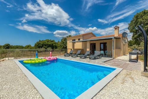 Holiday House Karbonaca With Private Pool