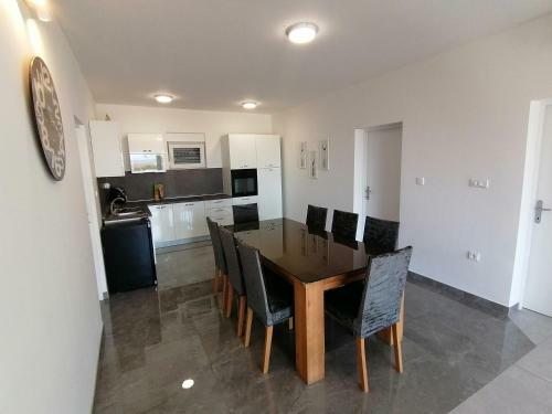 Apartamento Lovely 3 Bedroom Vacation Home With Pool