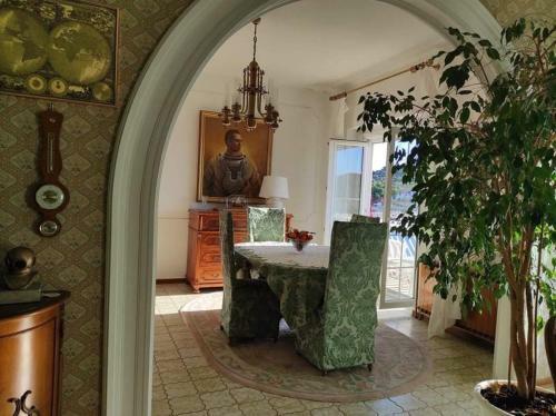 Captain's Luxury Apartment Directly On The Sea