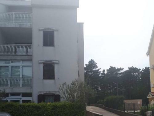Inviting Apartment In Jadranovo With Balcony Terrace