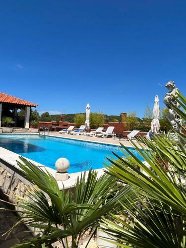 Apartment With Swimming Pool