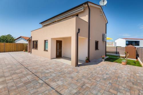 Rental House Nada