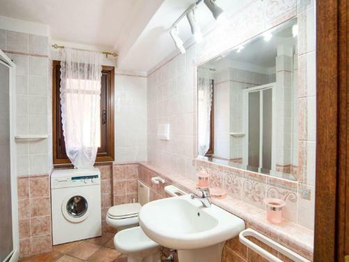 Traditional Apartment In Kraljevica With Balcony