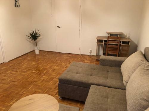 Karman Apartman - 2 Bed Flat, Max 4 Pers, Central Jaszbereny