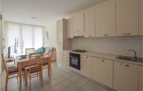 Beautiful Apartment In Isca Marina With 1 Bedrooms