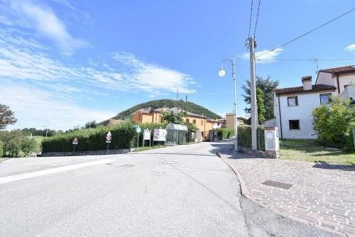 Calaone Wondeful Duplex Apartment Con Parcheggio X4