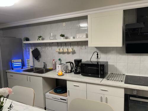 Apartamento Moonlight - Trevlig K�llarl�genhet