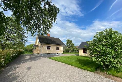 Villa Classic Swedish House 5 Min From The Beach