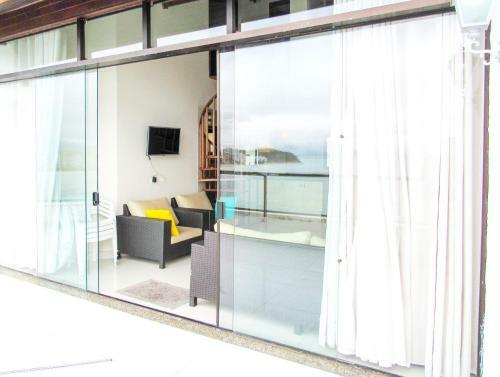 Apartamento Apto A Beira-mar Com Piscina Em Martim De Sa Sp