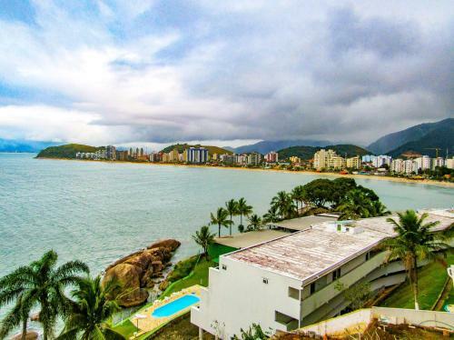 Apartamento Apto A Beira-mar Com Piscina Em Martim De Sa Sp