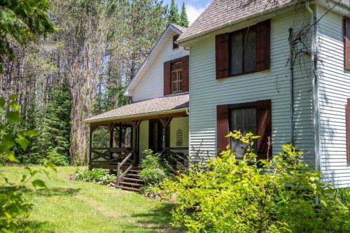 Villa Chic Antique, Bord De Lac � 30 Min De Tremblant